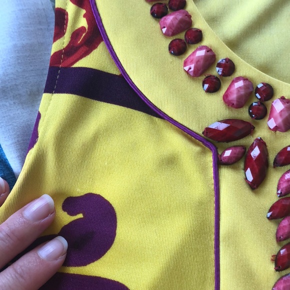 👑Jewel-Neck Yellow Hale Bob Sleeveless Dress! 👑 - Picture 7 of 9